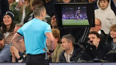 الاتحاد الأوروبي لكرة القدم يسعى لتعزيز دور الحكم وتقليل التدخل التلقائي لتقنية الفيديو المساعد للحكم