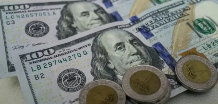 الدولار يفقد 40 قرشا أمام الجنيه بنهاية تعاملات الثلاثاء