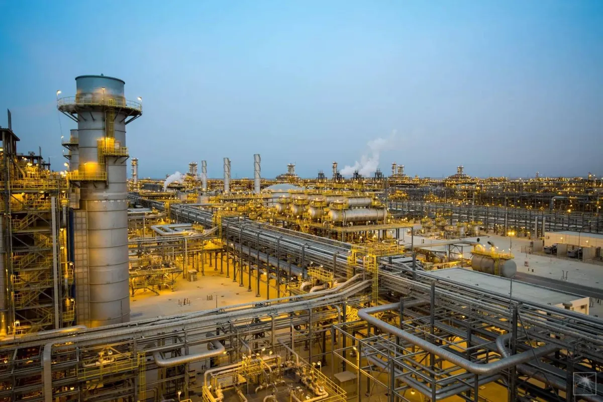 الرياض تخلق توازنا بين أمن إمدادات الطاقة والدبلوماسية لتهدئة الأسواق