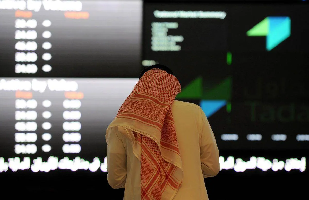السوق السعودية تتراجع بشكل مفاجئ بنسبة 0.1 بسبب تراجع الأسهم القيادية