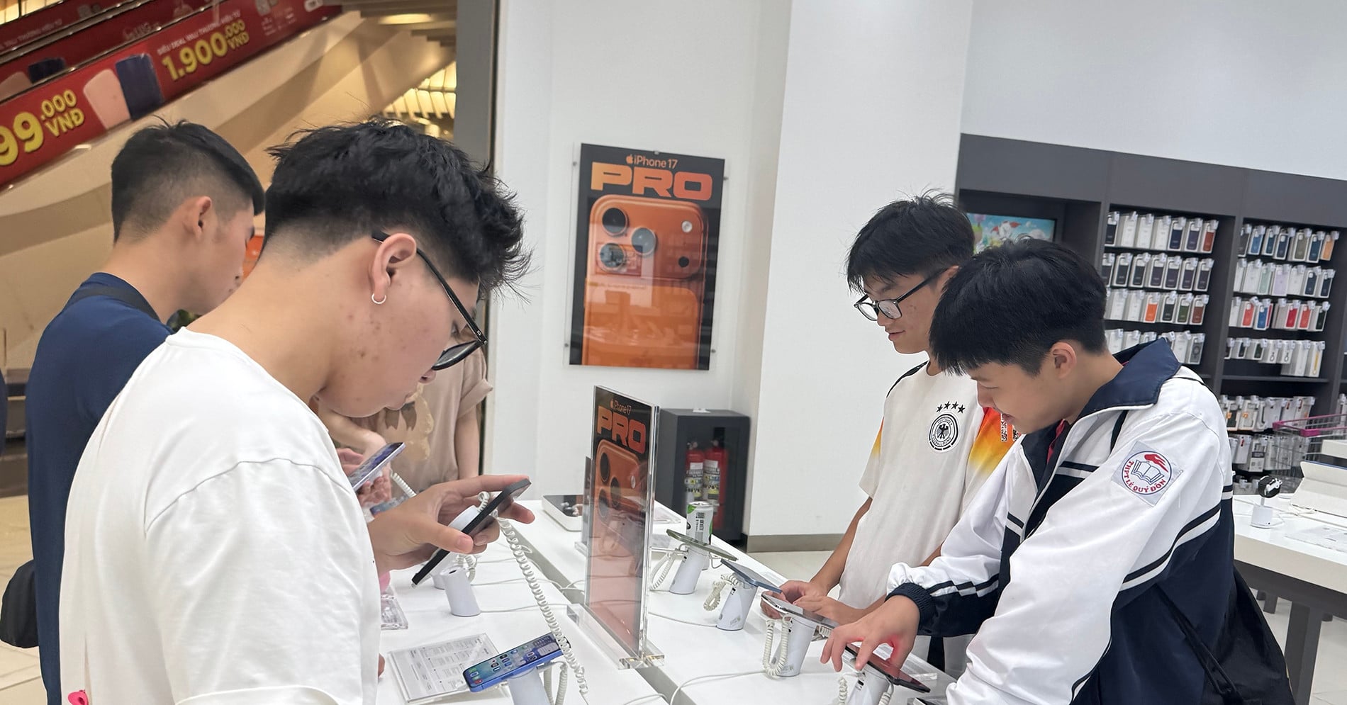 انخفاض غير متوقع في سعر iPhone 17 Pro Max قبل الكشف عن iPhone 18.. ماذا يعني هذا للمشترين؟