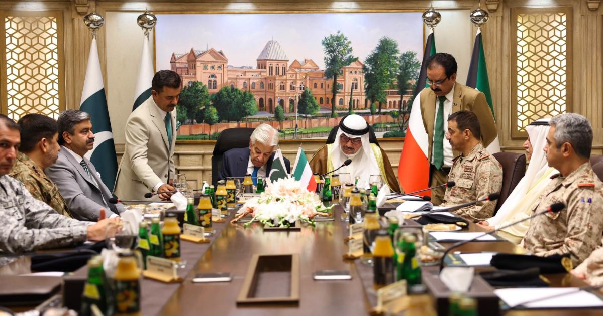 باكستان والكويت يتفقان على توقيع مشروع اتفاقية دفاع وتعاون عسكري مشترك