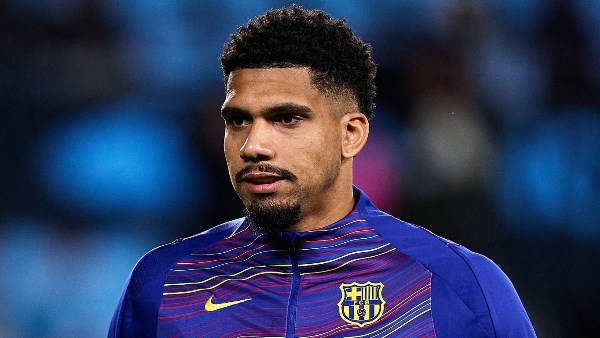 برشلونة يختار مدافعاً بديلاً لأراوخو من داخل الدوري الإسباني