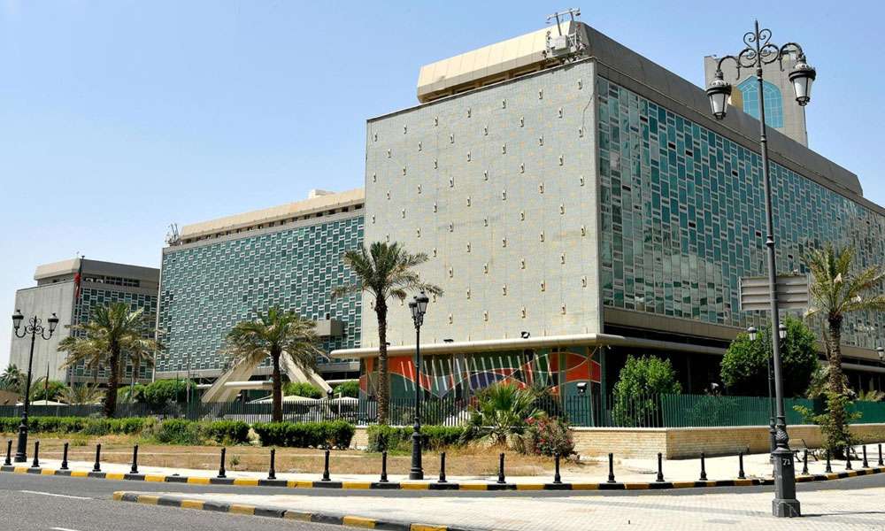 بلدية الكويت تزيل التعديات على أراضي الدولة في منطقة الشويخ السكنية ضمن حملة الكويت أجمل بلا تعديات