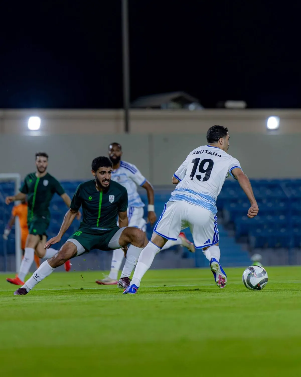 تحضيرات الدوري السعودي تشهد انتصار نيوم بصعوبة على الأنوار