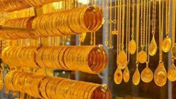 سعر الذهب في الإمارات اليوم يتراجع إلى 432 درهم