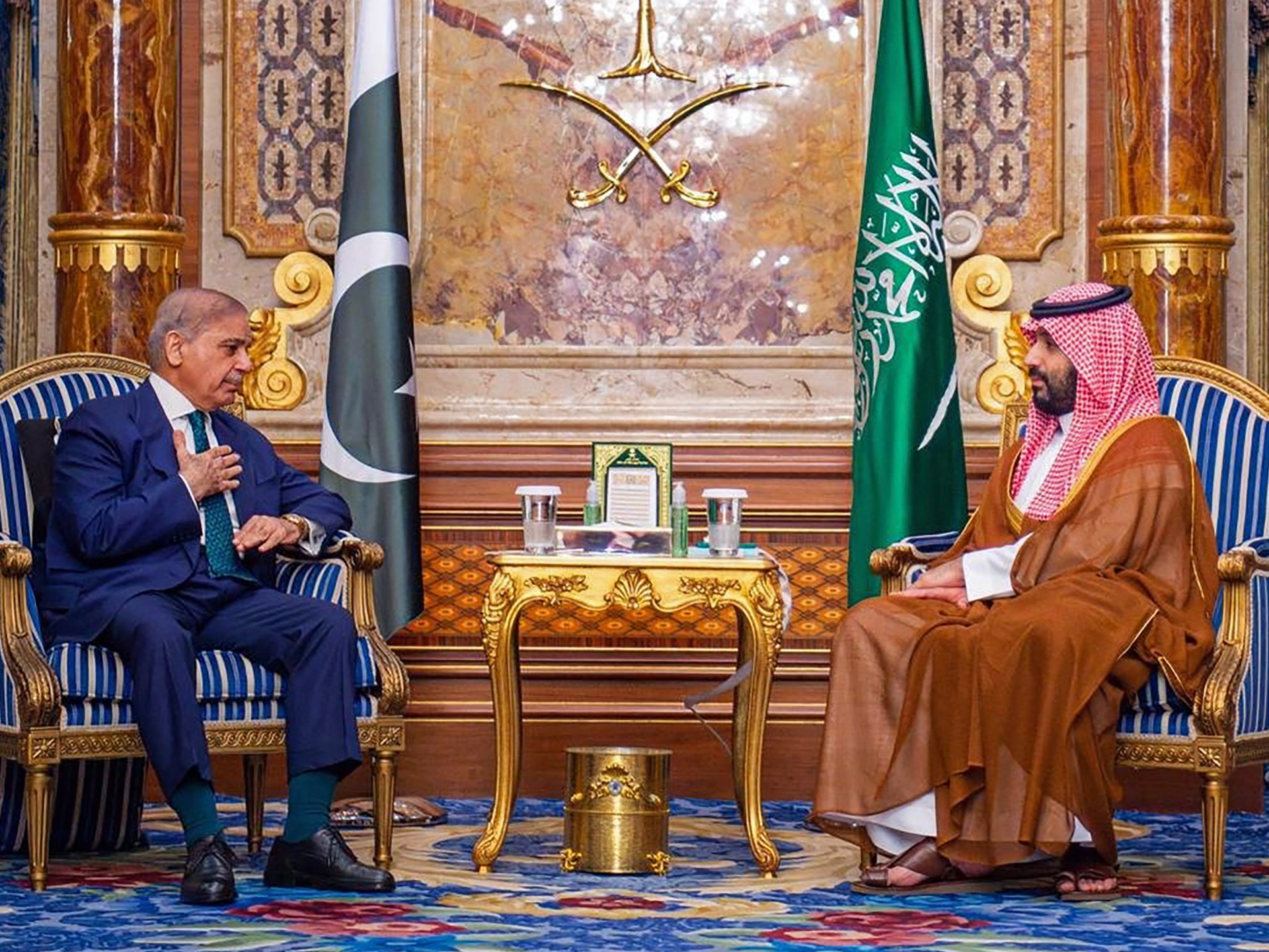 شريف يقود وفدا باكستانيا في زيارة إلى السعودية تعزز من جهود تجاوز أزمات المنطقة