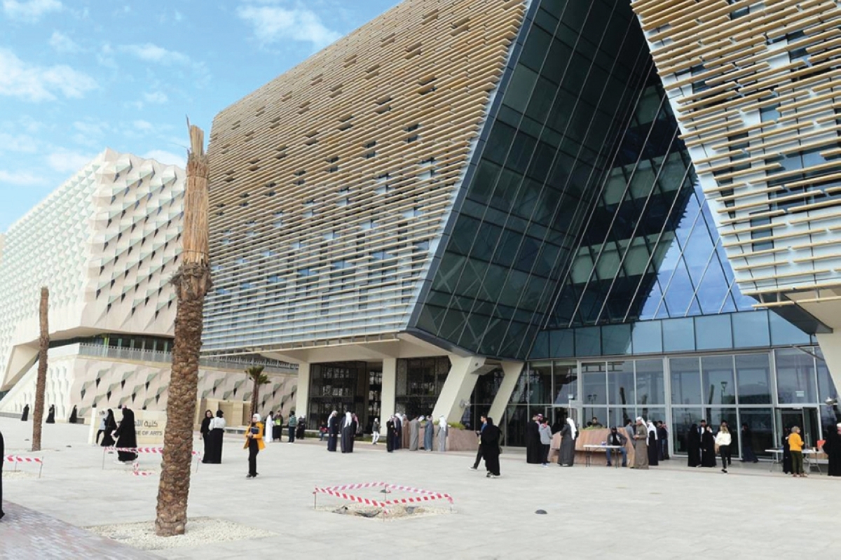 فتح باب التقديم لجائزة خليفة التربوية أمام المعلمين والطلاب وأولياء الأمور حتى نهاية ديسمبر