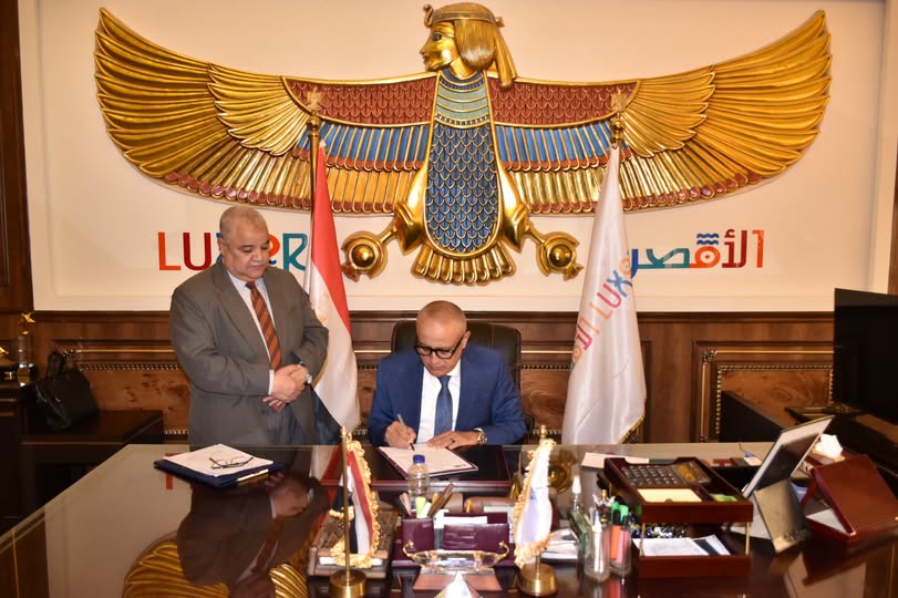 محافظ الأقصر يخفض الحد الأدنى لتنسيق الثانوية العامة إلى 232 درجة لتعزيز الفرص التعليمية