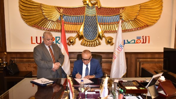 محافظ الأقصر يعلن خفض الحد الأدنى لتنسيق القبول بالثانوية العامة إلى 232 درجة لتعزيز الفرص التعليمية