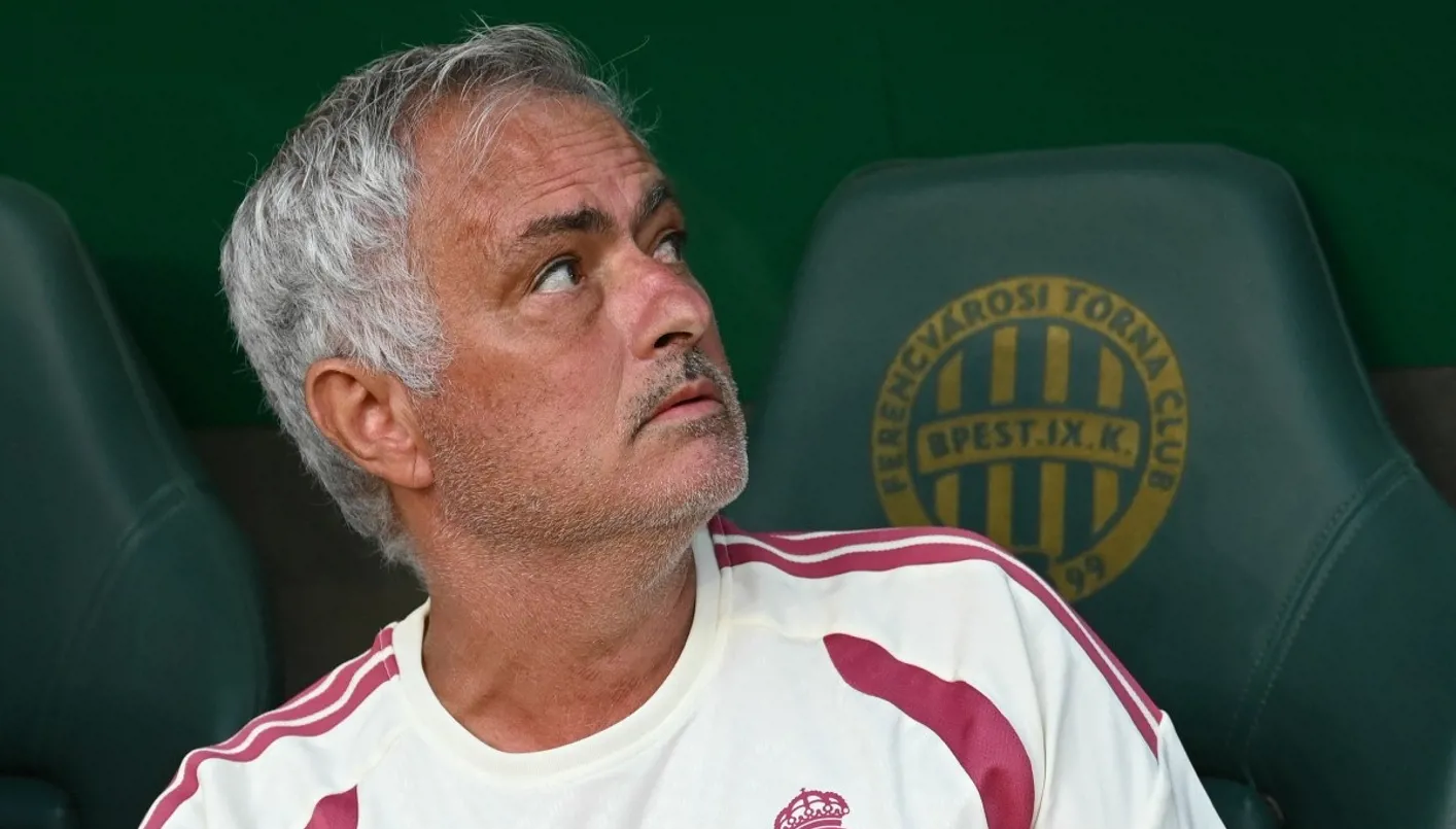 مورينيو وفليك يتواجهان في صراع فلسفي في سباق الدوري الإسباني