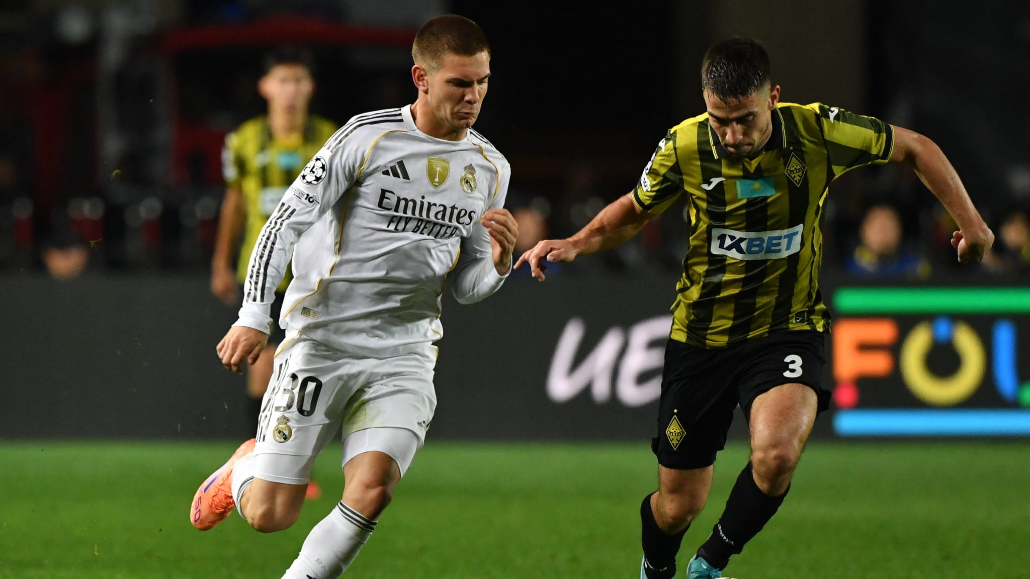 نادي فيورنتينا الإيطالي يتعاقد مع اللاعب الأرجنتيني فرانكو ماستانتوونو