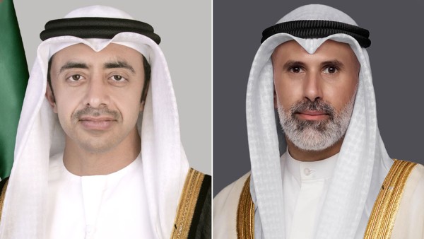 وزير الخارجية يؤكد لنظيره الإماراتي إدانة الكويت للاستهداف