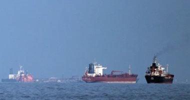 وزير خارجية الكويت يبحث مع رئيس وزراء قطر ووزير خارجية عمان قضايا حرية الملاحة
