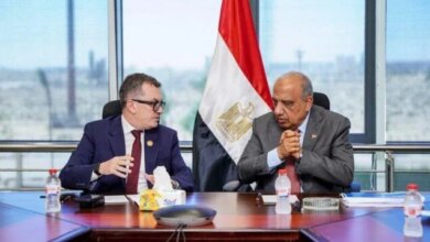 وزيرا الكهرباء والتخطيط يتفقان على تعزيز التحول نحو الطاقة المتجددة ودعم البنية التحتية للانتقال المستدام